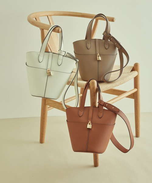 VIS（ビス）の「【WEB限定カラー】【マルチWAY】錠前変型トートバッグ（ハンドバッグ・レディース・ベージュ系その他/ブラウン/ホワイト/サックスブルー/ブラック・FREE）」の7枚目の写真