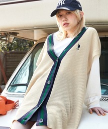 U.S. POLO ASSN.（ユーエスポロアッスン）の「U.S. POLO ASSN./ユーエスポロアッスン 別注 ロゴ刺繍 ボタンチルデンニットベスト（ベスト・メンズ）」