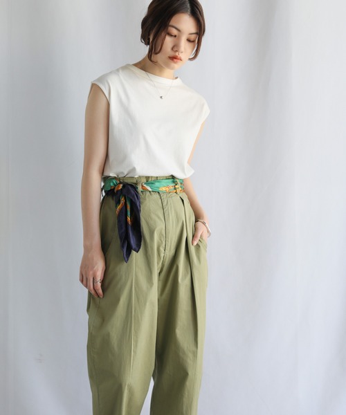 select MOCA（セレクトモカ）の「2022 SS ハイウエストカーブタックパンツ（カーゴパンツ・レディース・ブラック/ベージュ/カーキ・SMALL/MEDIUM）」の10枚目の写真