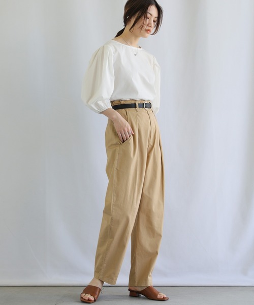 select MOCA（セレクトモカ）の「2022 SS ハイウエストカーブタックパンツ（カーゴパンツ・レディース・ブラック/ベージュ/カーキ・SMALL/MEDIUM）」の5枚目の写真