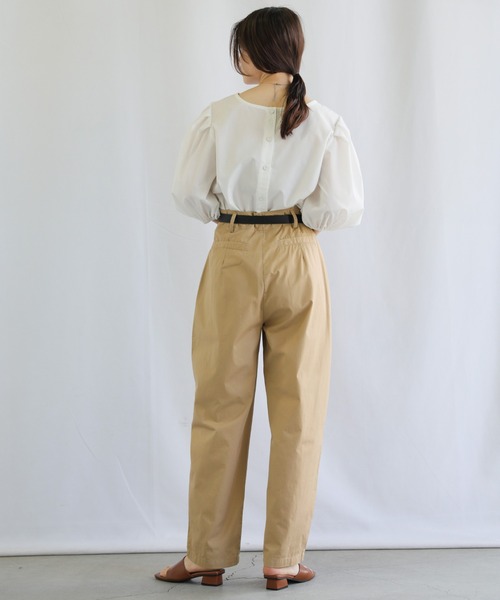 select MOCA（セレクトモカ）の「2022 SS ハイウエストカーブタックパンツ（カーゴパンツ・レディース・ブラック/ベージュ/カーキ・SMALL/MEDIUM）」の12枚目の写真