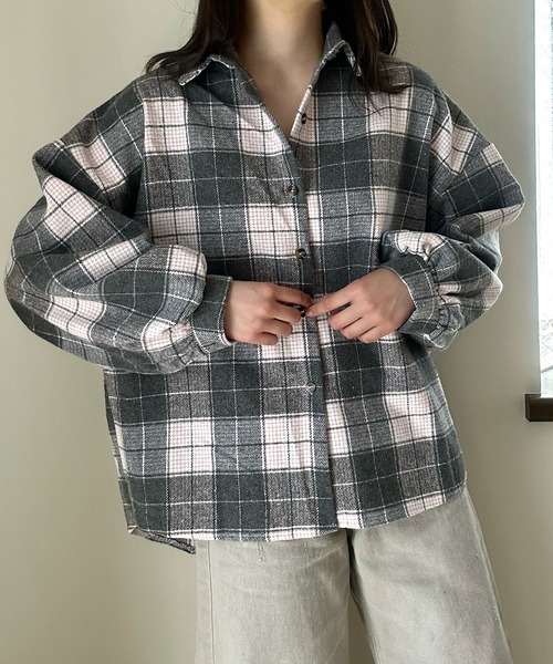 Cham.(チャム)の「色味がかわいいチェックシャツ(シャツ/ブラウス・レディース・ブラウン/ブラック/ネイビー/グレー・F)」の3枚目の写真