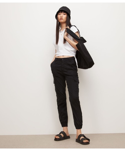 ALLSAINTS（オールセインツ）の「NOLA HIGH RISE SLIM CARGO JOGGERS | NOLA ハイライズ スリム カーゴ ジャガー（カーゴパンツ・レディース・ブラック・26/24/27/28/25）」の2枚目の写真