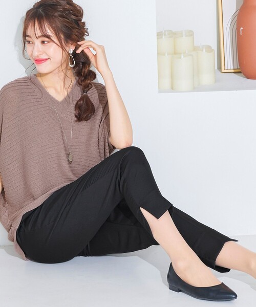 Tiaclasse(ティアクラッセ)の「【洗える】美脚効果の高いスリットテーパードパンツ(その他パンツ・レディース・ブラック/レッド/ライム/ミント/グレイッシュベージュ・S/M/L)」の6枚目の写真