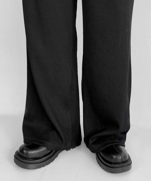 LVEU.（ラブユ.）の「Cropped rib setup / クロップドリブセットアップ（セットアップ・レディース・ホワイト/ブラック・FREE）」の3枚目の写真