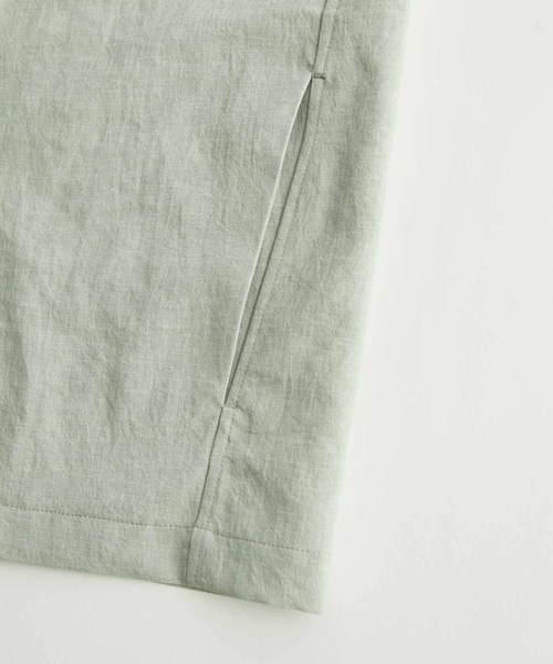 ADAM ET ROPE'(アダムエロペ)の「ワイドシルエット シャツジャケット / 速乾 / 冷感 / イージーケア / ユニセックス(ブルゾン・メンズ・ライトグリーン/イエロー系その他3/ブラック・S/M/L)」の4枚目の写真