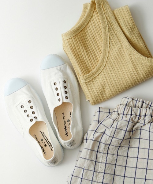 VICTORIA（ヴィクトリア）の「【WEB限定】[VICTORIA/ヴィクトリア] スリッポン キャンバススニーカー（スニーカー・レディース・ホワイト/ブラック/ベージュ/グレー・38/39/37）」の2枚目の写真