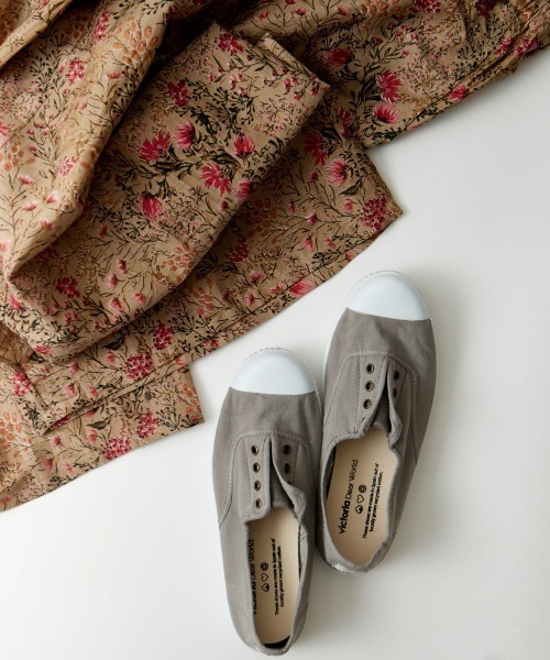 VICTORIA（ヴィクトリア）の「【WEB限定】[VICTORIA/ヴィクトリア] スリッポン キャンバススニーカー（スニーカー・レディース・ホワイト/ブラック/ベージュ/グレー・38/39/37）」の12枚目の写真