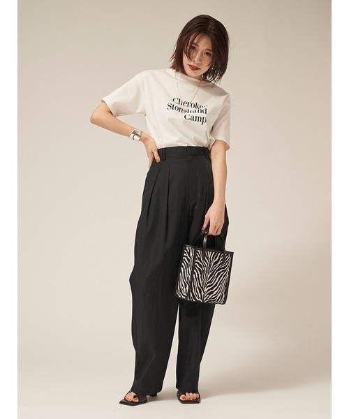 FRAY I.D（フレイアイディー）の「ツータックマットツイルパンツ（その他パンツ・レディース・ブラック/アイボリー/ブルー・1/0）」の9枚目の写真