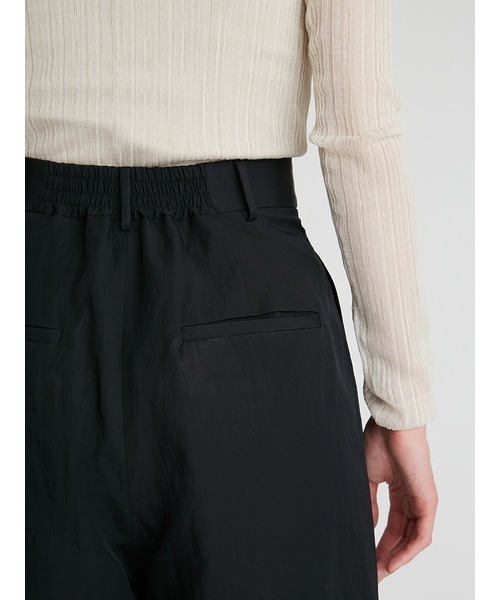 FRAY I.D（フレイアイディー）の「ツータックマットツイルパンツ（その他パンツ・レディース・ブラック/アイボリー/ブルー・1/0）」の19枚目の写真