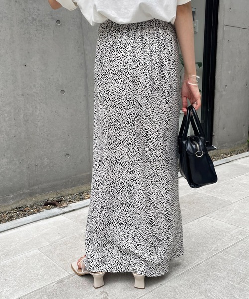 DISCOAT（ディスコート）の「ダルメシアン柄マーメイドスカート（スカート・レディース・ブラック/アイボリー・SMALL/MEDIUM）」の9枚目の写真