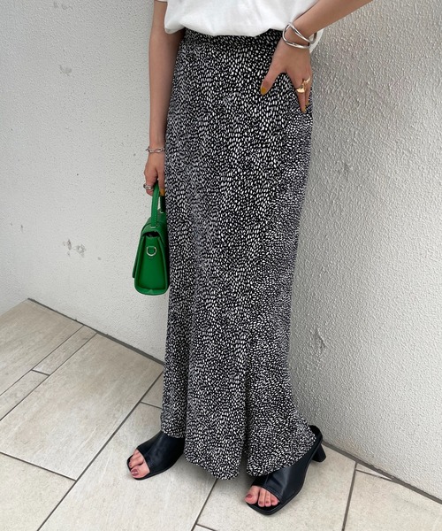 DISCOAT（ディスコート）の「ダルメシアン柄マーメイドスカート（スカート・レディース・ブラック/アイボリー・SMALL/MEDIUM）」の14枚目の写真