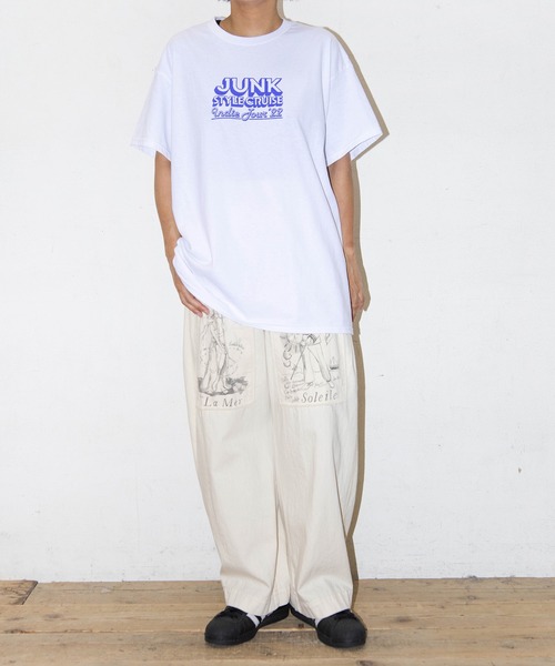 RNA（アールエヌエー）の「M1922 クルーズロゴＢＩＧ　Ｔ（Tシャツ/カットソー・レディース・ホワイト×パープル/ホワイト×イエロー/杢グレー/ベージュ・MEDIUM）」の13枚目の写真