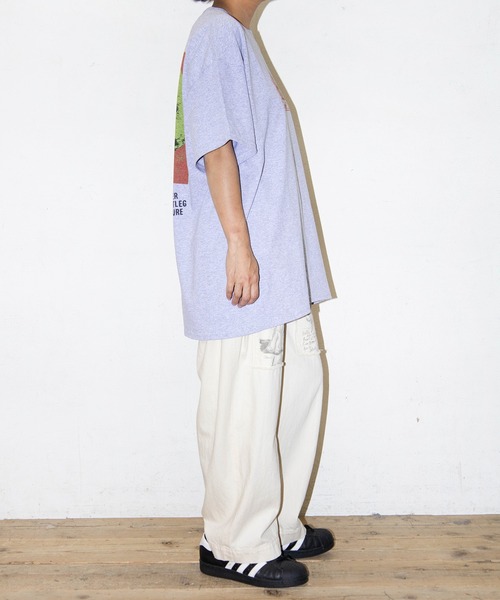 RNA（アールエヌエー）の「M1922 クルーズロゴＢＩＧ　Ｔ（Tシャツ/カットソー・レディース・ホワイト×パープル/ホワイト×イエロー/杢グレー/ベージュ・MEDIUM）」の14枚目の写真