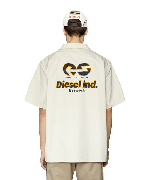 DIESEL(ディーゼル)の「メンズ シャツ 半そで バックプリント(シャツ/ブラウス・メンズ・ホワイト/パープル・SMALL/MEDIUM/LARGE/X-LARGE/XX-LARGE/X-SMALL)」の3枚目の写真