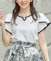 tocco closet | パール付きＶ字スリット入りチューリップスリーブ配色ニットプルオーバー(Tシャツ/カットソー)
