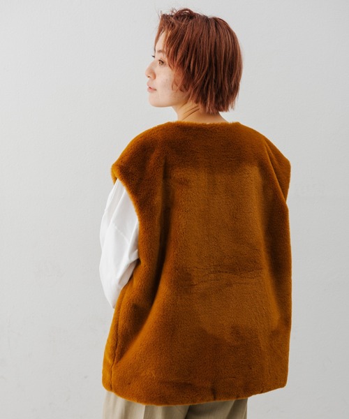 MERLOT(メルロー)の「ファーベスト(ベスト・レディース・ブラウン/アイボリー/キャメル・FREE)」の22枚目の写真