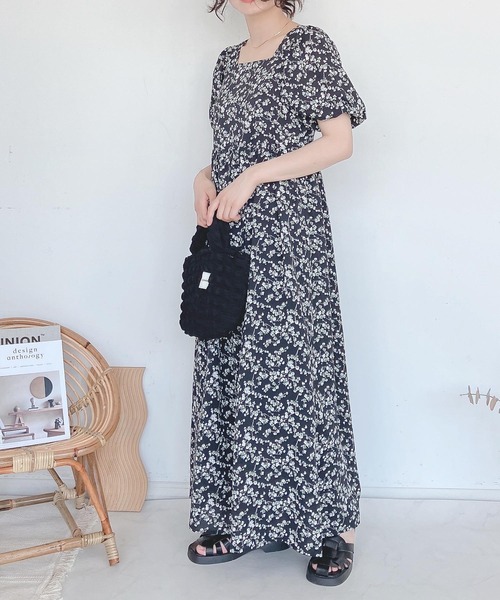 AS KNOW AS plus(アズノゥアズプラス)の「♪シャーリング5分袖ワンピース(ワンピース・レディース・ブラック/ブラック系その他/ブラウン系その他/ブルー・FREE)」の1枚目の写真