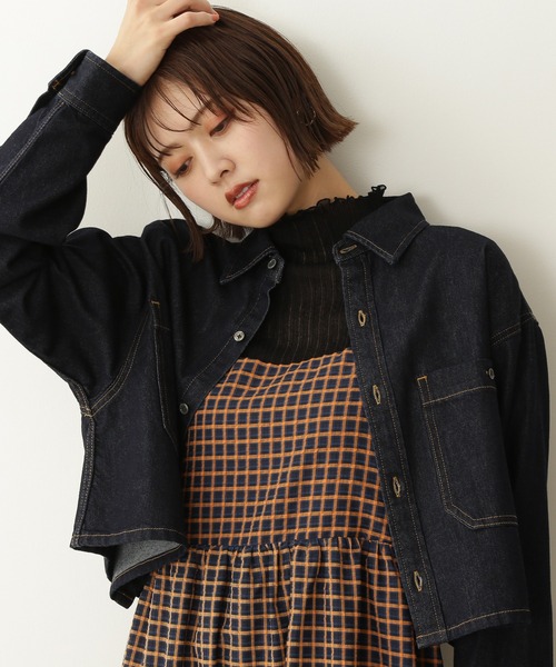 N.(N. Natural Beauty Basic)(エヌエヌナチュラルビューティーベーシック)の「◆ショートデニムシャツ(シャツ/ブラウス・レディース・インディゴブルー/ブルー系その他・MEDIUM)」の1枚目の写真