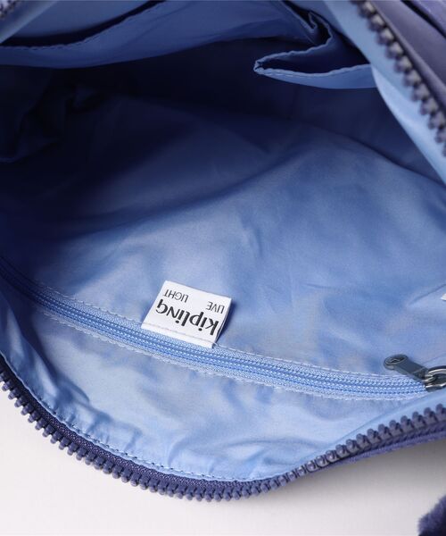 kipling（キプリング）の「【kipling】キプリング　Basic　IZELLAH　ショルダーバッグ（ショルダーバッグ・レディース・ブラック/ネイビー/ブルー系その他/ブルー系その他2/モスグリーン/グレー/レッド・FREE）」の8枚目の写真