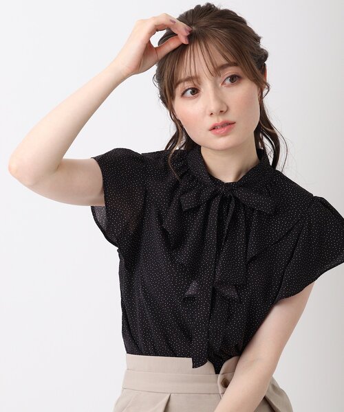 couture brooch(クチュールブローチ)の「◆【2WAYリボンで印象チェンジ!オフィスにもOK】リボンボウタイ フリルブラウス(シャツ/ブラウス・レディース・オフホワイト/サックスブルー/ブラック系・40/38/42/36)」の3枚目の写真