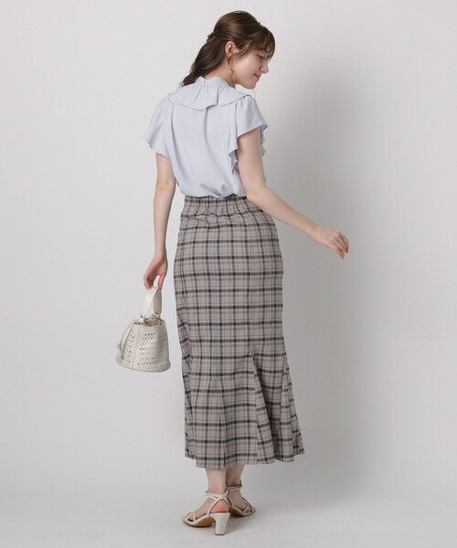 couture brooch(クチュールブローチ)の「◆【2WAYリボンで印象チェンジ!オフィスにもOK】リボンボウタイ フリルブラウス(シャツ/ブラウス・レディース・オフホワイト/サックスブルー/ブラック系・40/38/42/36)」の5枚目の写真