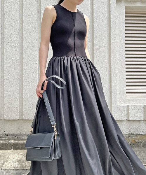 Jewelobe(ジュエローブ)の「異素材ドッキングノースリマキシワンピース(ワンピース・レディース・ブラック/オフホワイト・FREE)」の7枚目の写真