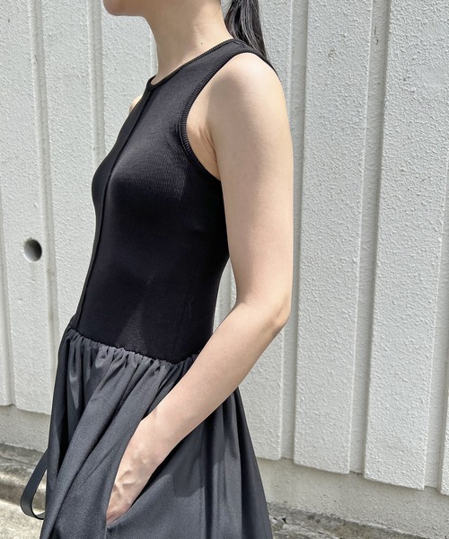 Jewelobe(ジュエローブ)の「異素材ドッキングノースリマキシワンピース(ワンピース・レディース・ブラック/オフホワイト・FREE)」の10枚目の写真