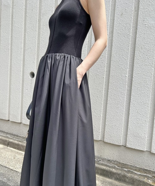 Jewelobe(ジュエローブ)の「異素材ドッキングノースリマキシワンピース(ワンピース・レディース・ブラック/オフホワイト・FREE)」の11枚目の写真