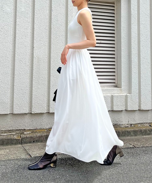 Jewelobe(ジュエローブ)の「異素材ドッキングノースリマキシワンピース(ワンピース・レディース・ブラック/オフホワイト・FREE)」の13枚目の写真