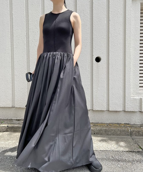 Jewelobe(ジュエローブ)の「異素材ドッキングノースリマキシワンピース(ワンピース・レディース・ブラック/オフホワイト・FREE)」の18枚目の写真