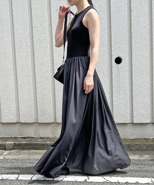 Jewelobe(ジュエローブ)の「異素材ドッキングノースリマキシワンピース(ワンピース・レディース・ブラック/オフホワイト・FREE)」の17枚目の写真