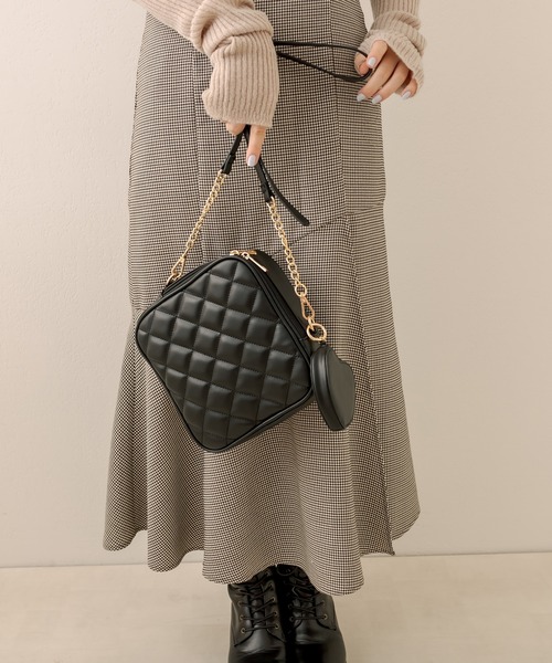 OLIVE des OLIVE(オリーブデオリーブ)の「ハートポーチ付キルティングバッグ(ショルダーバッグ・レディース・オフホワイト/ブラック・FREE)」の7枚目の写真