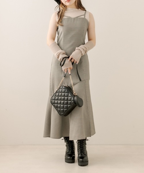 OLIVE des OLIVE(オリーブデオリーブ)の「ハートポーチ付キルティングバッグ(ショルダーバッグ・レディース・オフホワイト/ブラック・FREE)」の6枚目の写真