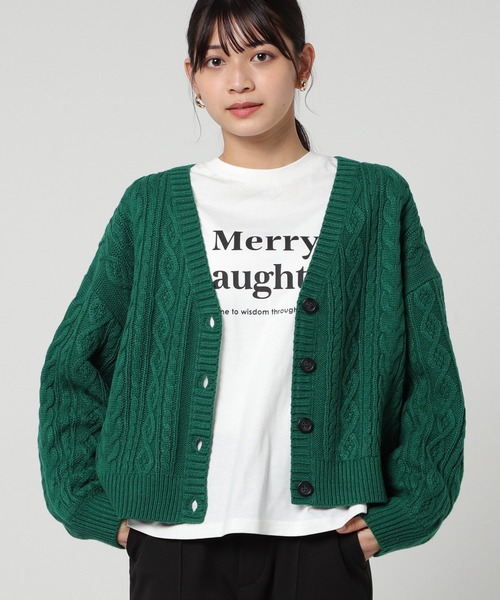 Honeys（ハニーズ）の「ケーブル編Ｖカーデ（カーディガン/ボレロ・レディース・ブラック/ベージュ/レッド/サックスブルー/ピンク/グリーン/アイボリー/モカ・S/M/L）」の5枚目の写真