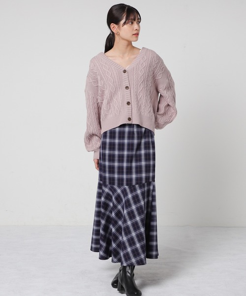 Honeys（ハニーズ）の「ケーブル編Ｖカーデ（カーディガン/ボレロ・レディース・ブラック/ベージュ/レッド/サックスブルー/ピンク/グリーン/アイボリー/モカ・S/M/L）」の18枚目の写真