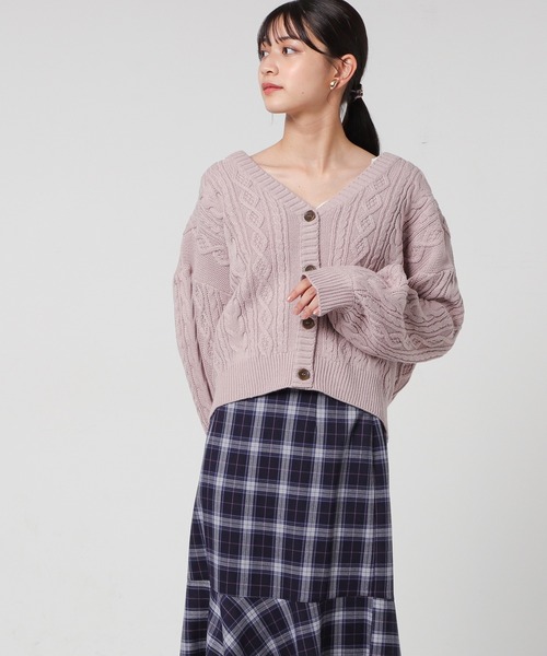 Honeys（ハニーズ）の「ケーブル編Ｖカーデ（カーディガン/ボレロ・レディース・ブラック/ベージュ/レッド/サックスブルー/ピンク/グリーン/アイボリー/モカ・S/M/L）」の19枚目の写真