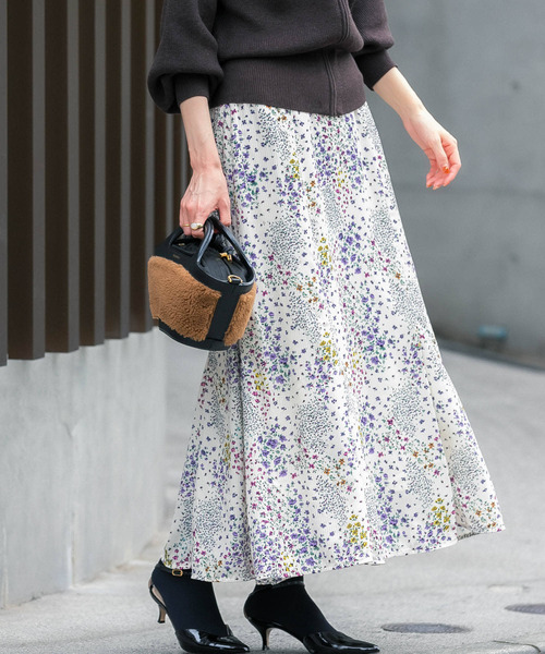 URBAN RESEARCH ROSSO(アーバンリサーチロッソ)の「【hareko×ROSSO】ランダムフラワープリントスカート(スカート・レディース・アイボリー/ネイビー・36/38)」の9枚目の写真