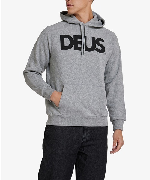 DEUS EX MACHINA(デウスエクスマキナ)の「ALL CAPS HOODY(パーカー・メンズ・グレー/ブラック・XS/S/M/L/XL)」の5枚目の写真