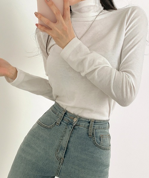 BEIDELLI（ベイデリー）の「[BELLIDE MADE] スリムフィットタートルネックTシャツ（Tシャツ/カットソー・レディース・ワインレッド/モカ/スカイブルー/アイボリー・FREE）」の6枚目の写真