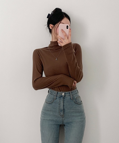 BEIDELLI（ベイデリー）の「[BELLIDE MADE] スリムフィットタートルネックTシャツ（Tシャツ/カットソー・レディース・ワインレッド/モカ/スカイブルー/アイボリー・FREE）」の9枚目の写真