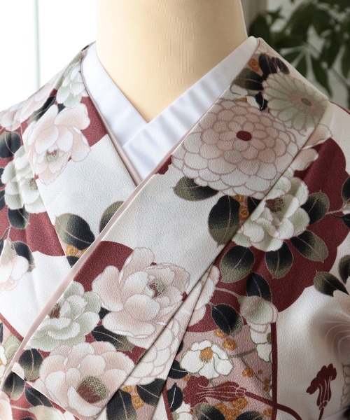 utatane（ウタタネ）の「ジュニア袴セット ひよこ商店 えんじの花雪輪