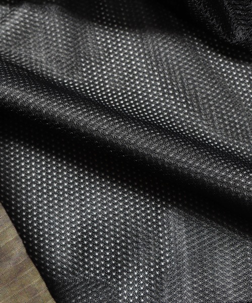 STUSSY（ステューシー）の「STUSSY/ステューシー ZIP OFF POUCH PULLOVER ナイロンジャケット（ナイロンジャケット・レディース・オリーブ・XS/M/S）」の9枚目の写真