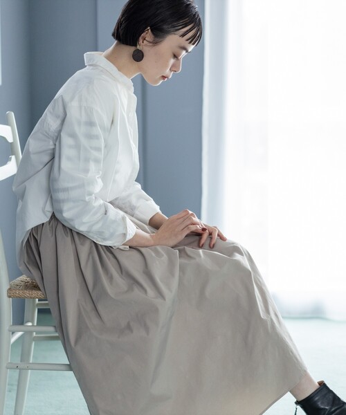 THE SHOP TK （ザ ショップ ティーケー ）の「◆【ONOFF活躍/洗える】シャンブレータフタギャザースカート（スカート・レディース・ブルー/ライトベージュ・11/12/13）」の7枚目の写真