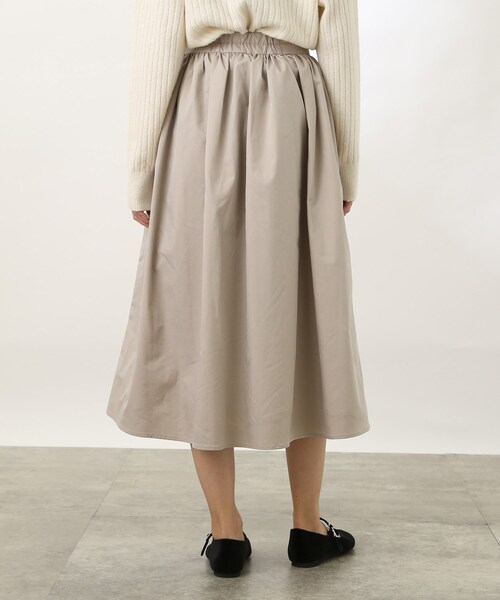 THE SHOP TK （ザ ショップ ティーケー ）の「◆【ONOFF活躍/洗える】シャンブレータフタギャザースカート（スカート・レディース・ブルー/ライトベージュ・11/12/13）」の13枚目の写真