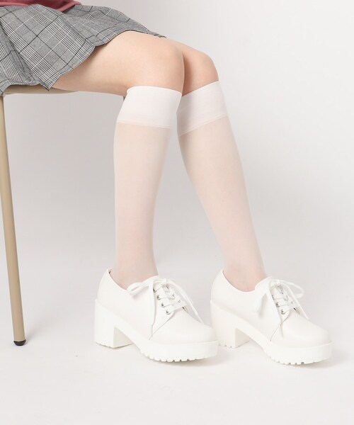 cs T&P(シーエスティーアンドピー)の「レースアップ厚底パンプス(パンプス・レディース・ホワイト/ブラック・S/M/L/LL)」の2枚目の写真