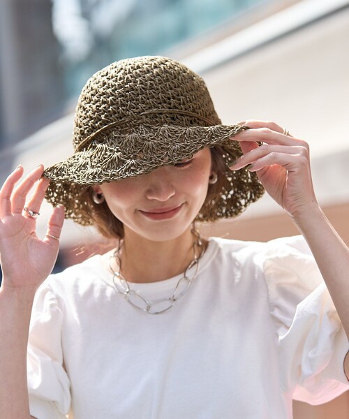 FREAK'S STORE（フリークスストア）の「フラワー編みペーパーハット（ハット・レディース・ブラック/オフホワイト/ブラウン・ONE SIZE）」の3枚目の写真