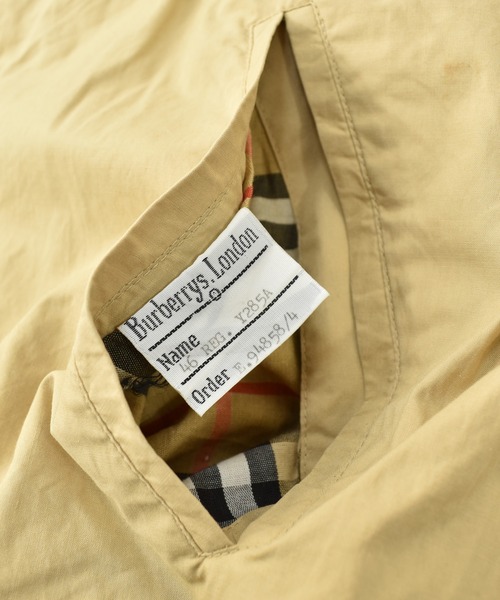 BURBERRY（バーバリー）の「【ヴィンテージ古着】Burberry / バーバリー スイングトップ チンストラップ付（ブルゾン・メンズ・ベージュ・46）」の10枚目の写真