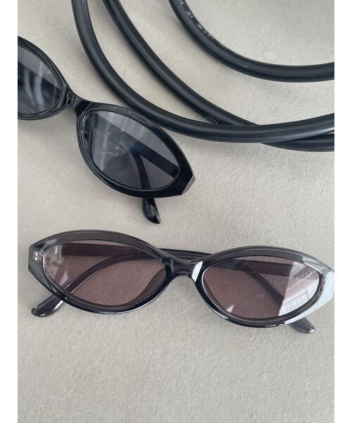 EMODA（エモダ）の「ワイドスクエアアイウェア（サングラス・レディース・グレー/ブラック・FREE）」の2枚目の写真