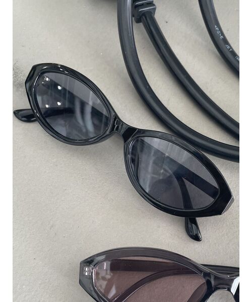 EMODA（エモダ）の「ワイドスクエアアイウェア（サングラス・レディース・グレー/ブラック・FREE）」の22枚目の写真